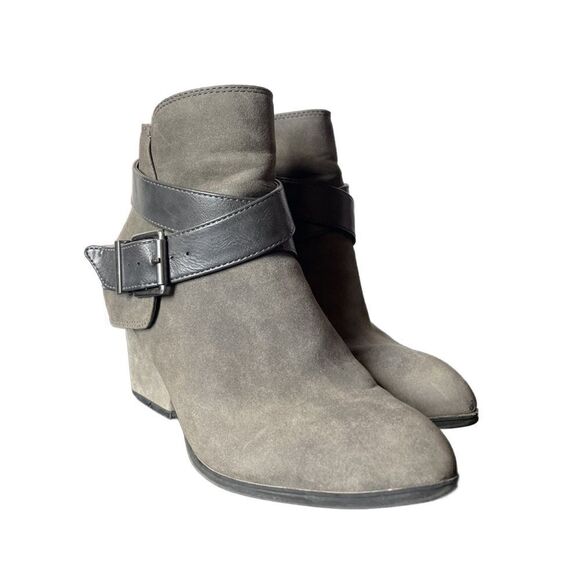 Life Stride Gray “Wendy” Suede Ankle Booties w/Straps & Buckle (Size: 7.5) - Picture 12 of 16
